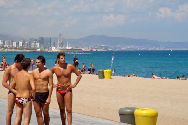 Gay playa de la Mar Bella (marzo Belya)