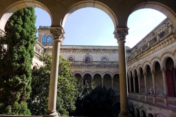 Jardines en universtitet de Barcelona