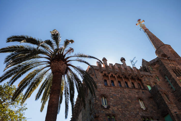La Casa Con El Jardin Visita A La Torre Bellesguard O Casa Figueres Gaudi En Barcelona Cataluna Espana By Machbel