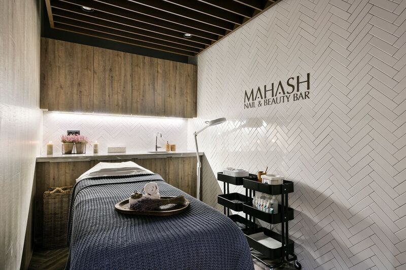 Party opening of a beauty salon MAHASH Nail & Beauty Bar - Барселона  Путеводитель Happyinspain